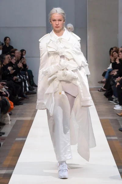 Look 25